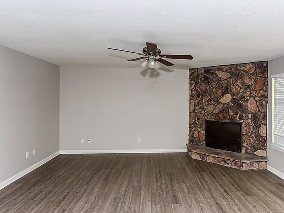 3rd image of 3407 Spring Meadows Dr