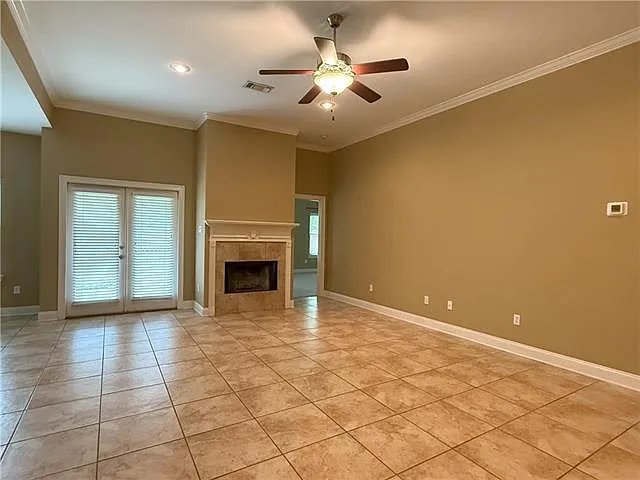 3 bed, 2.0 bath, 1570 sqft, $1,800 — Photo 2