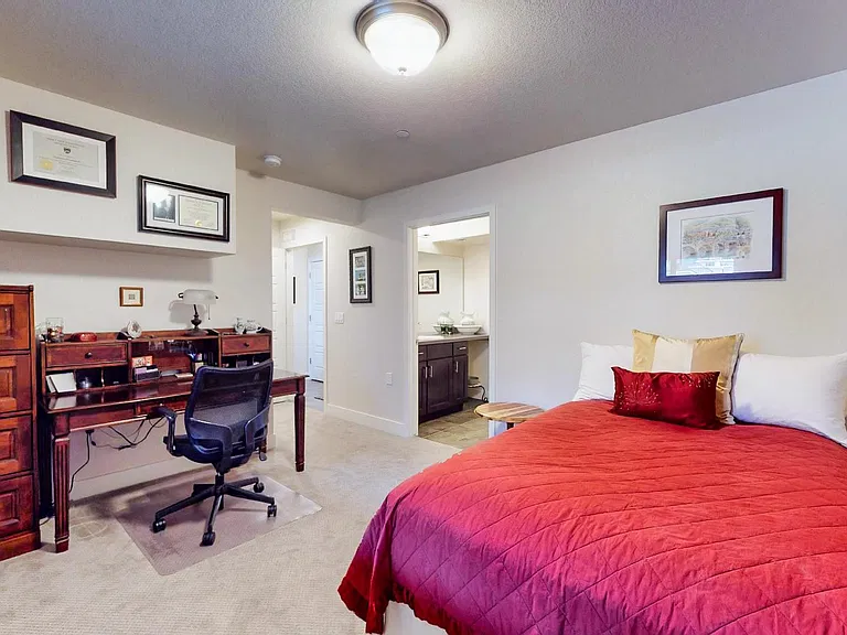 1061 Johnson Ln — Photo 20