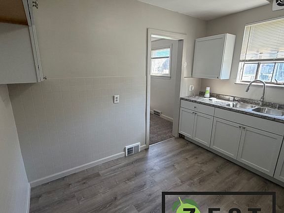 2nd image of 19171 Cliff St