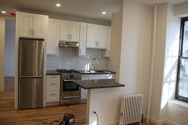 Rented by Dwell Residential Inc | media 9