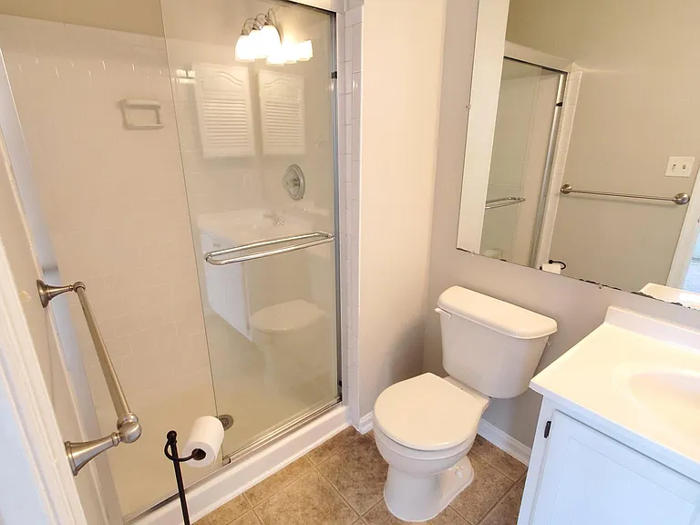 15582 Northgate Dr — Photo 36