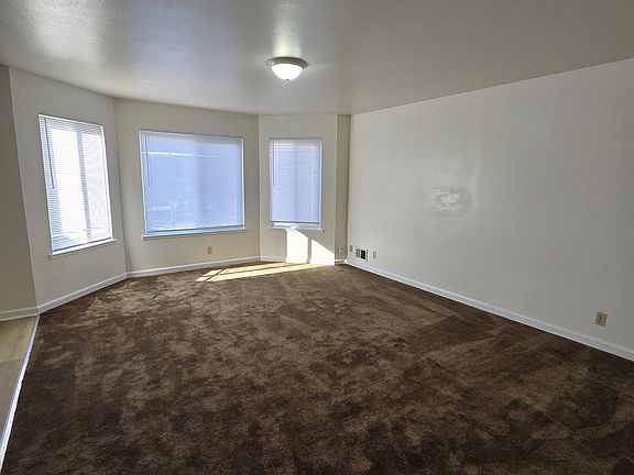 3rd image of 1455 Hawes St #2