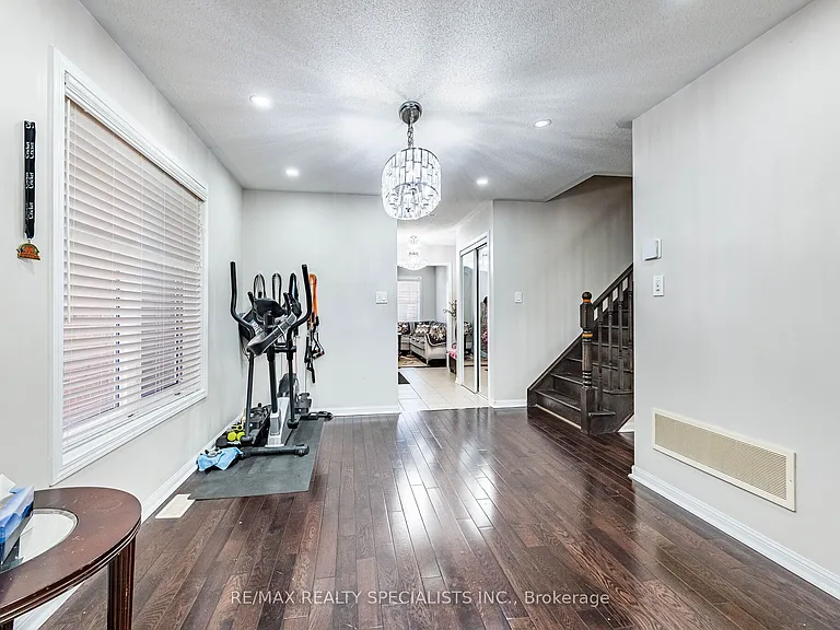 47 Robert Parkinson Dr — Photo 8