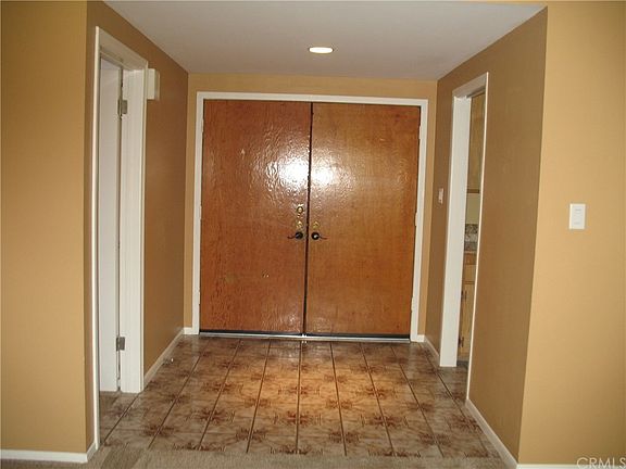 2nd image of 1121 N Pasadena Ave