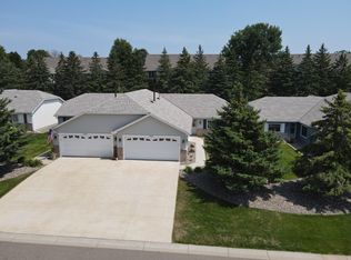 7580 Newbury Rd, Woodbury, MN 55125
