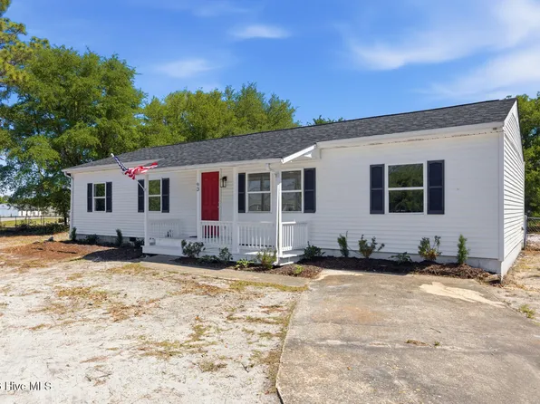 93 Riegel Dr, Hubert, NC 28539