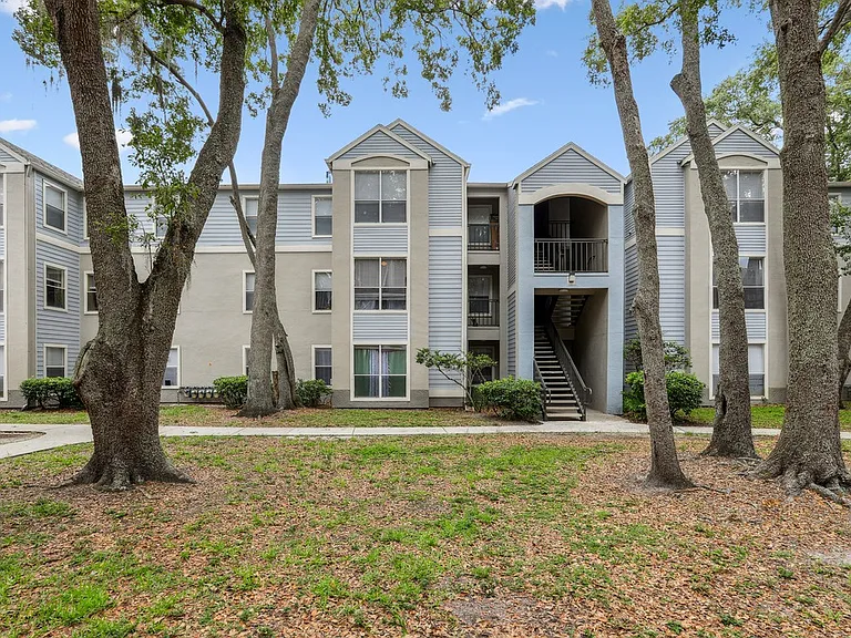 Waterford at Cypress Lake Apartments — Photo 12