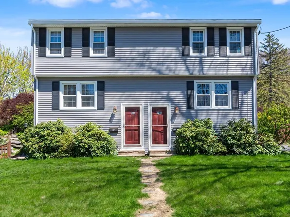286 Pleasant St, Lowell, MA 01852