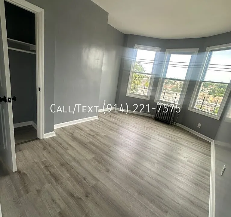 215 Edwards Pl