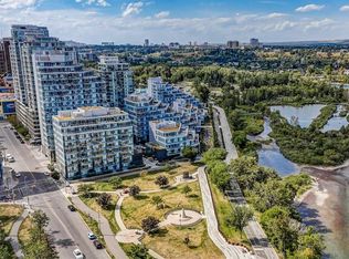 118 E Waterfront Ct SW #804, Calgary, AB T2P1K8