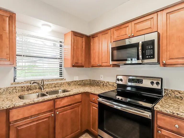 801 Cambridge Way — Photo 8
