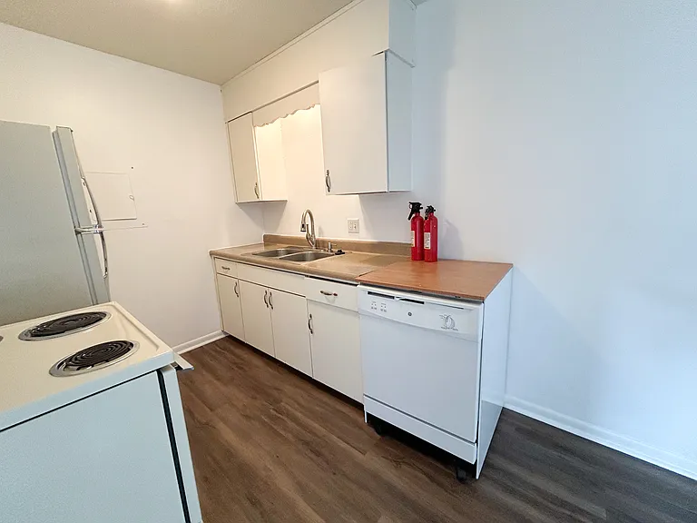 2014 Linden Ave #9 — Photo 8