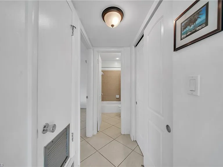 730 Joel Blvd — Photo 9