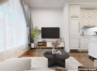 22 Leader Ln #522, Toronto, ON M5E0B2