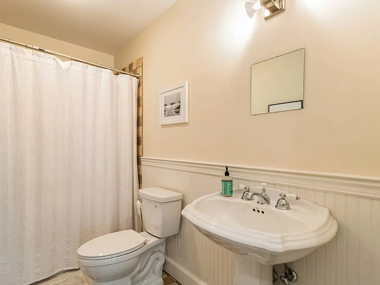 858 Old Sag Harbor Rd — Photo 20