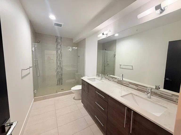 722 Summit Ave E — Photo 14