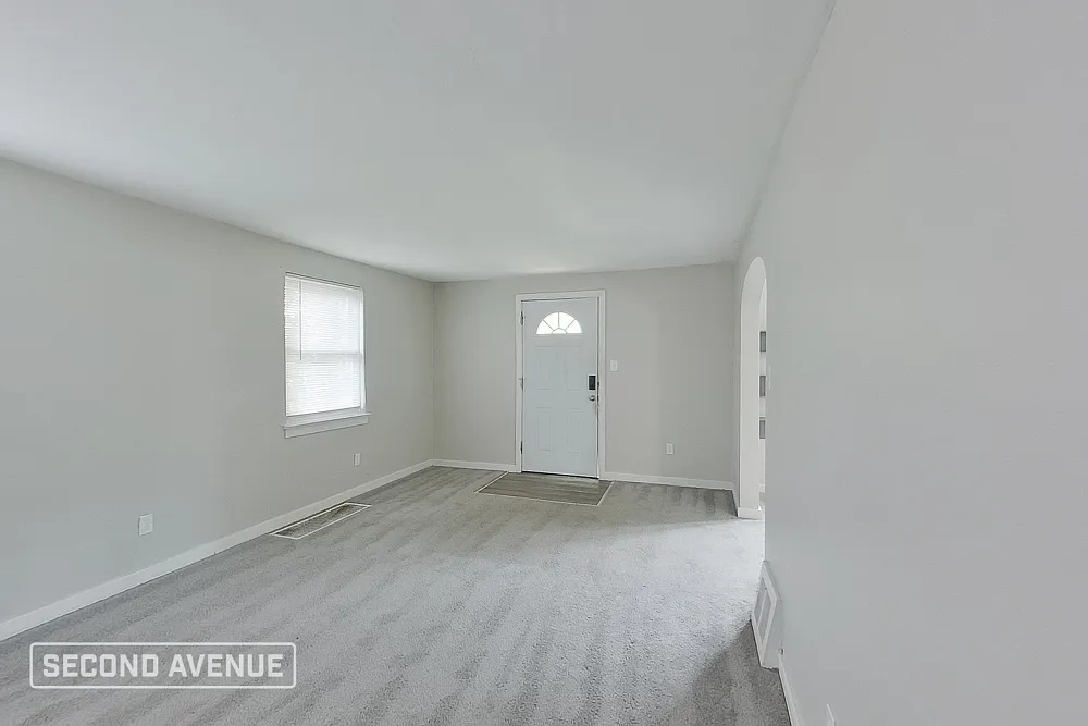 3 bed, 1.0 bath, 1100 sqft, $1,395 — Photo 2