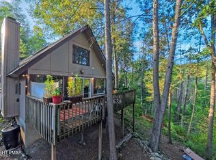 106 Circle Ct, Bushkill, PA 18302