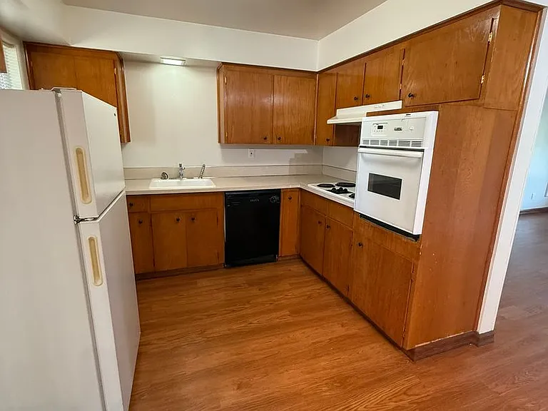 11485 SW Greenburg Rd — Photo 19