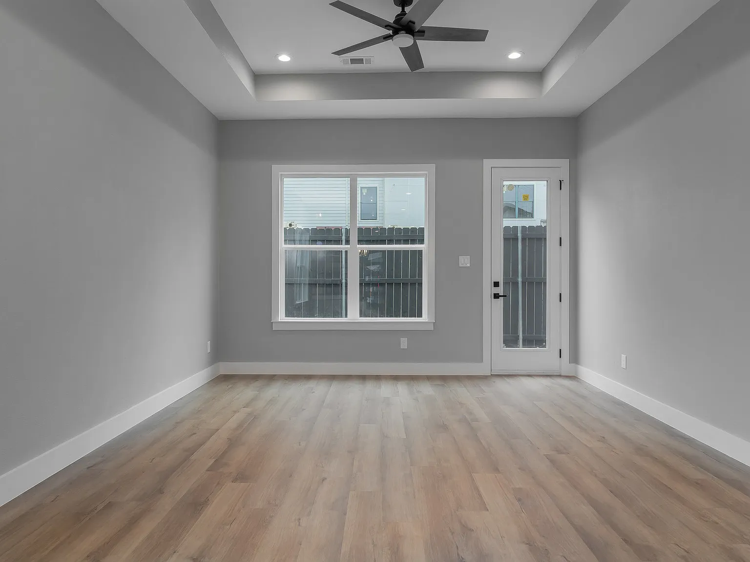4 bed, 3.5 bath, 2000 sqft, $2,900 — Photo 3
