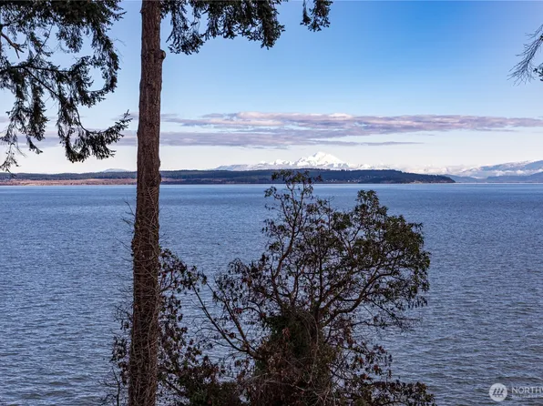 352 Marine Drive, Coupeville, WA 98239