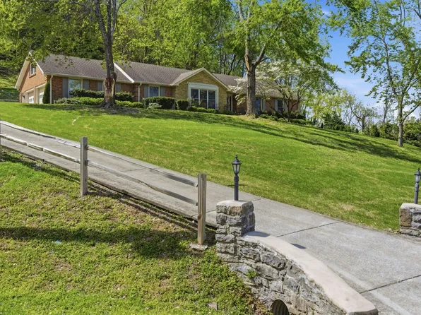 5809 Still Hollow Rd, Nashville, TN 37215