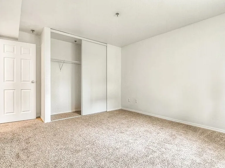Arbor Woods Apartments — Photo 32
