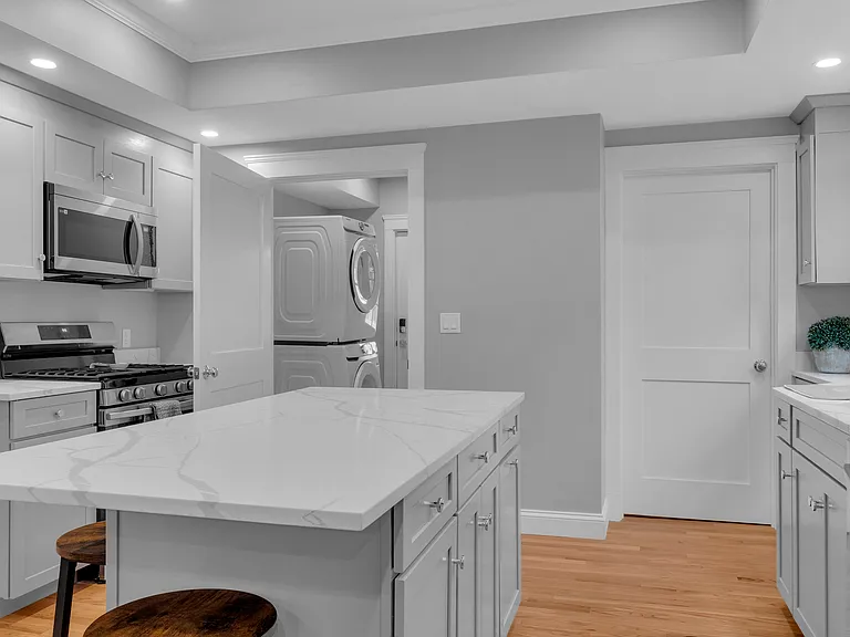 48 Webster St — Photo 1