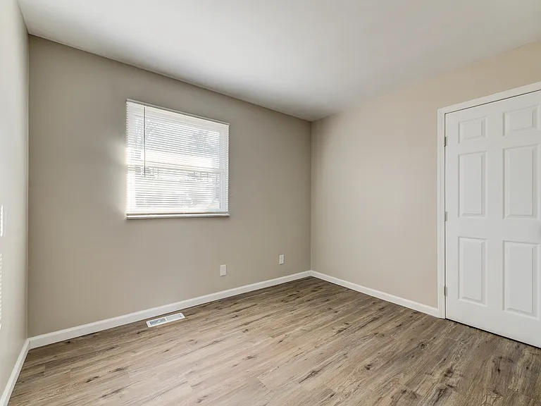 8435 Bridle Spur Dr — Photo 25