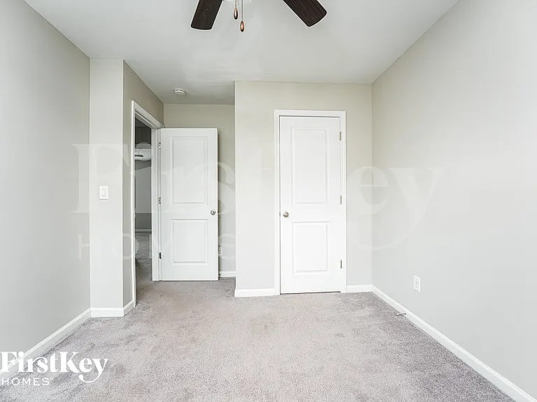 1035 Sutherland Dr — Photo 15