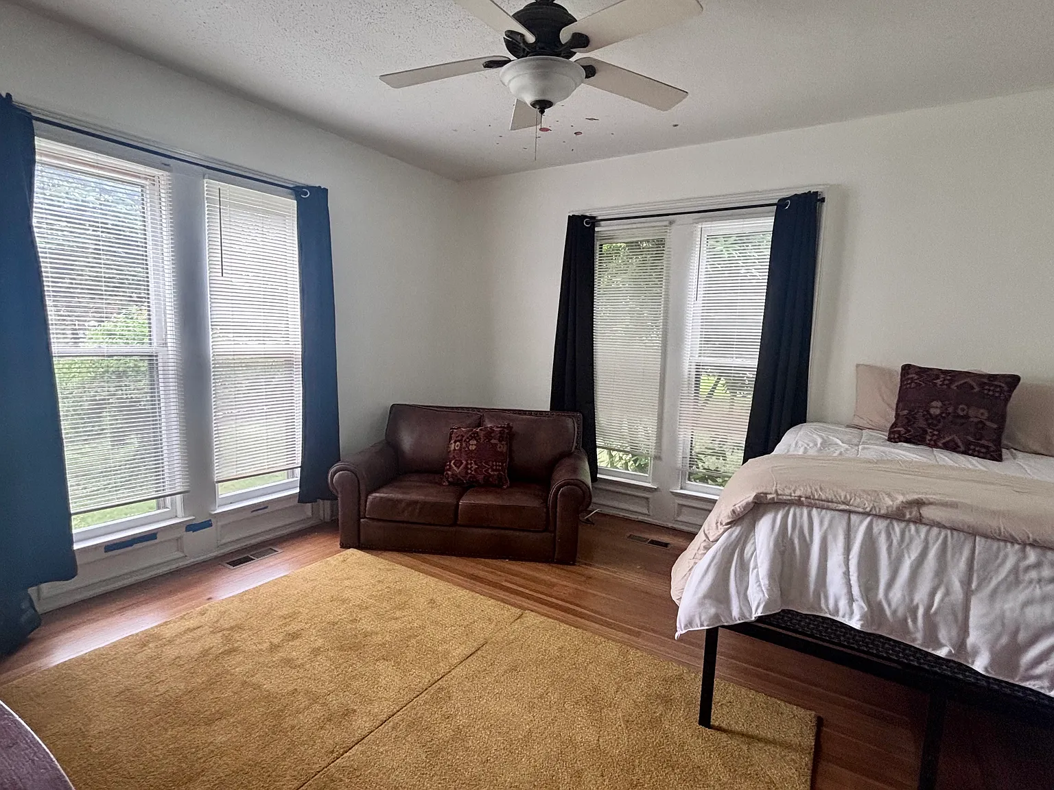 2 bed, 1100 sqft, $2,200 — Photo 3