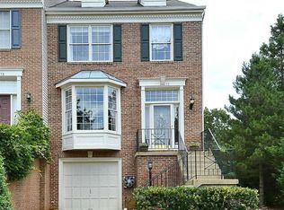 7045 Fieldhurst Ct, Alexandria, VA 22315