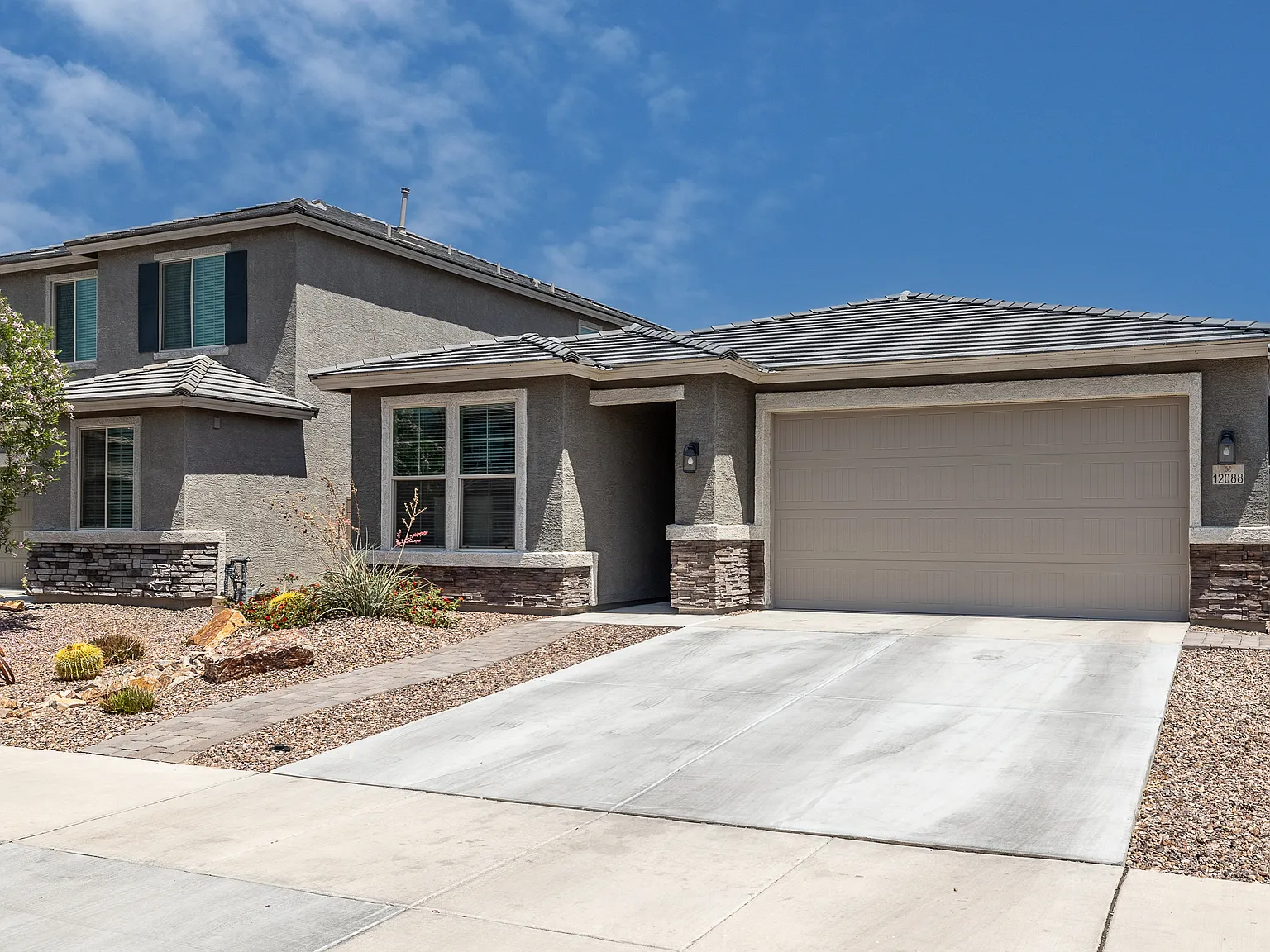 3 bed, 1810 sqft, $2,500 — Photo 3