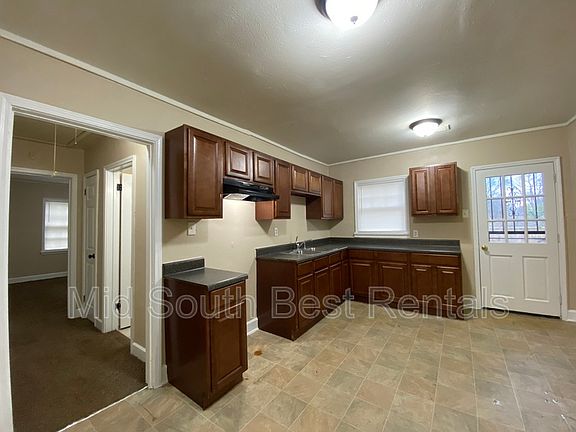 4th image of 3384 Buchanan Ave