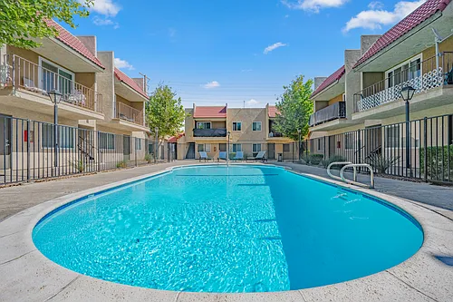 Parkwood Apartments Photo 1