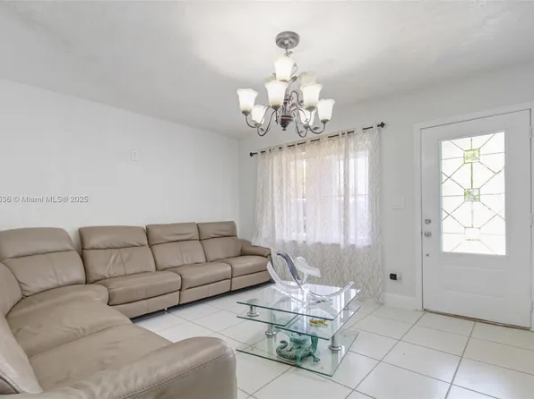961 E 18th St, Hialeah, FL 33013