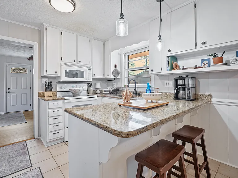 3310 Cornell Dr — Photo 11