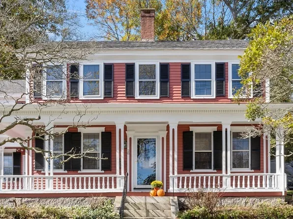 28 Granite St, Rockport, MA 01966
