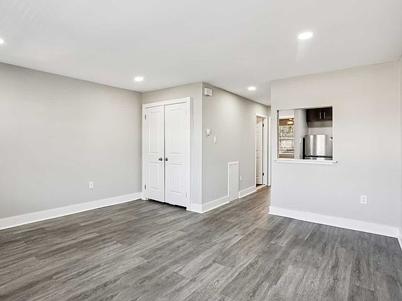 3rd image of 301 W Delilah Rd #446