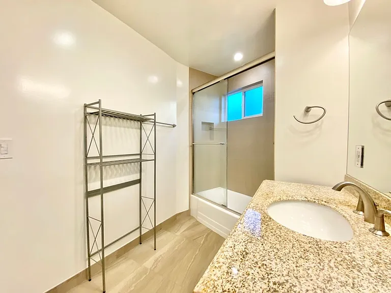 1830 N La Brea Ave #7A — Photo 11