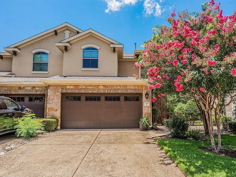 7320 Colina Vista Loop #B — Photo 1