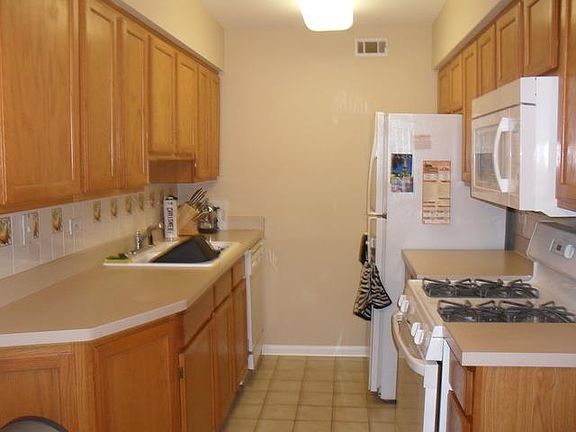 5th image of 1611 N Windsor Dr APT 205