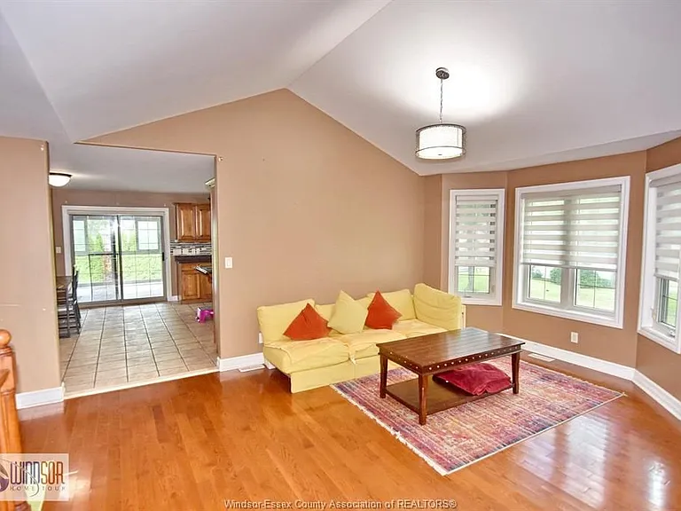 4305 Casgrain Dr #UPPER — Photo 17