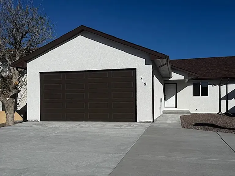 719 S Bellflower Dr — Photo 5