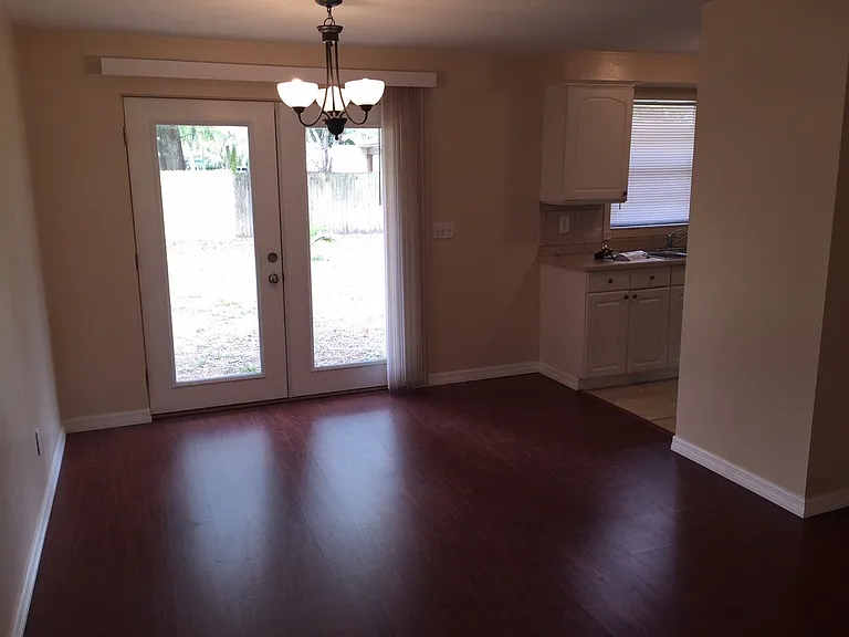 247 Oakwood Dr — Photo 5