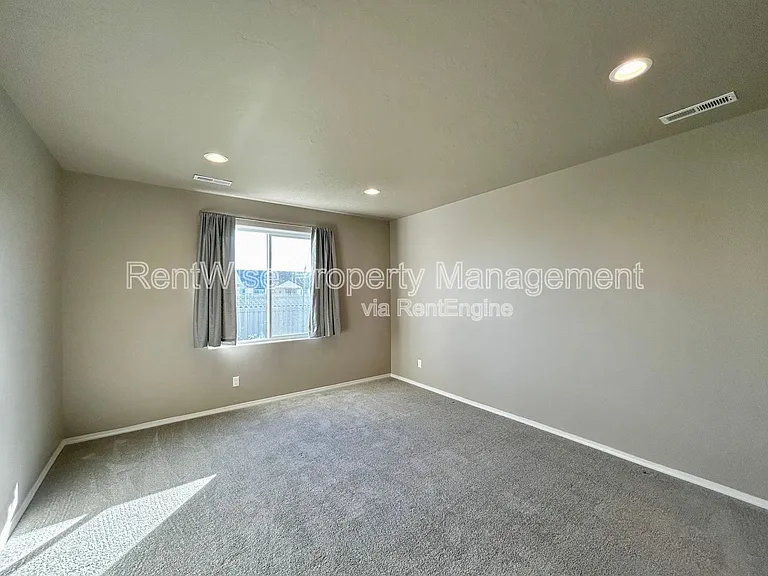 1309 S Jupiter Ave — Photo 8