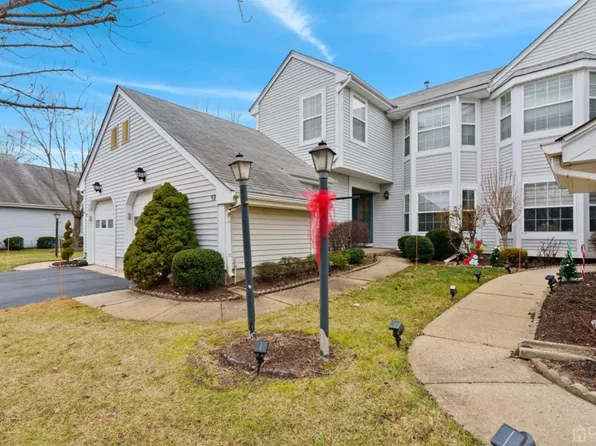 9B Abraham Lincoln Ct, Monroe Township, NJ 08831