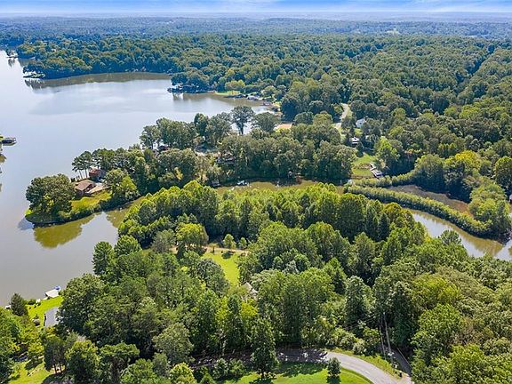5th image of 2274 S Lakeshore Dr