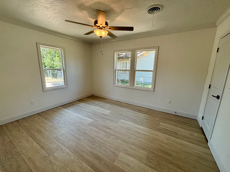3206 S Tyler St — Photo 7